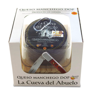 Подарочный набор сыра Манчего DOP La Cueva del Abuelo с ножом и доской 930 г